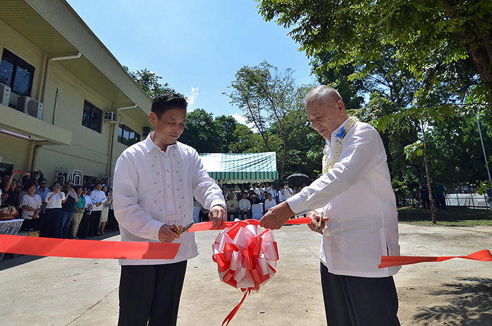 Ribbon-Cutting